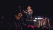 Madonna canta entre lágrimas su 'Like a Prayer' por París