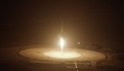 Histórico aterrizaje vertical de un cohete espacial