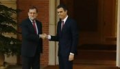 Rajoy recibe a Sánchez en Moncloa para explorar vías hacia la investidura de un presidente tras el 20-D