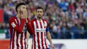El Sevilla contiene al Atlético y le deja sin liderato