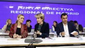Aguirre carga contra Rajoy por el "tremendo" retraso en la celebración de congresos del PP