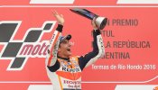 Marc Márquez sobrevive al caos y se impone en el GP de Argentina