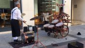 El increíble vídeo de un músico malabarista en Zaragoza que ya han visto millones de personas