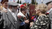 Primer san Isidro de Manuela Carmena como alcaldesa con cocidito madrileño y mantón de manila