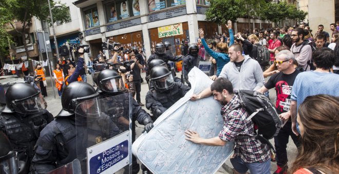 Diverses entitats es querellen contra dos mossos per acusar i denunciar falsament periodistes