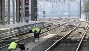 Un robot automatiza la construcción de las vías de tren