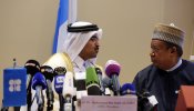 La OPEP logra un "histórico" preacuerdo en Argel para recortar la producción de crudo