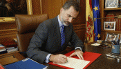 El rey firma el decreto que nombra a Rajoy presidente del Gobierno