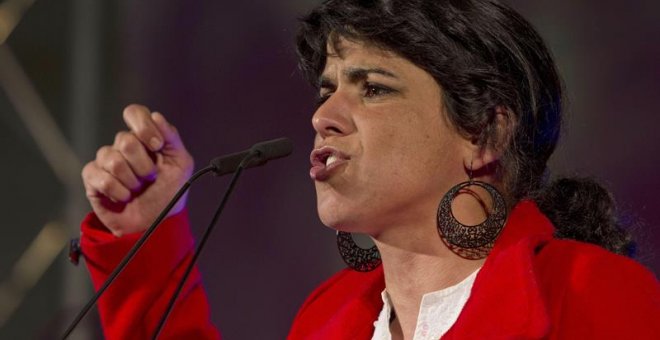 Teresa Rodríguez, sobre el empresario que simuló besarla: "No son bromas, son delitos"