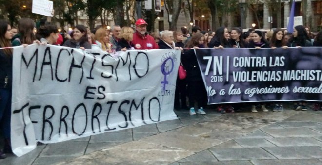 Condenado a dos años de cárcel un tuitero que pedía que se doblaran las cifras de muertas por violencia machista