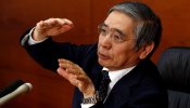 El Banco de Japón se lanza a comprar bonos sin límite para frenar el repunte de los intereses de la deuda