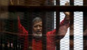 Revocan la pena perpetua al expresidente de Egipto Mursi y al líder de Hermanos Musulmanes