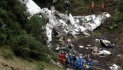 Las autoridades confirman que el avión del Chapecoense se quedó sin combustible cuando se estrelló