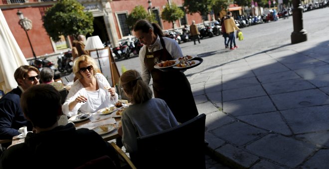 Las mujeres deberían trabajar 109 días más al año para cobrar igual que los hombres