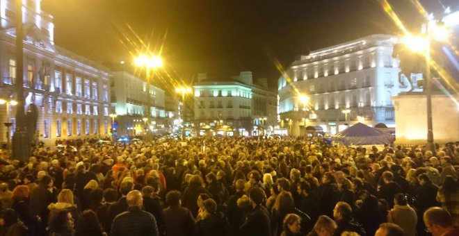 Cientos de personas se concentran en Sol como anticipo a las Marchas de la Dignidad