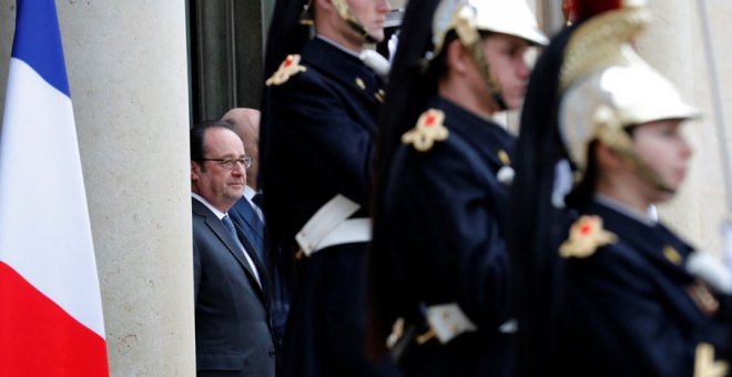 Un policía dispara por error a dos personas durante un discurso de Hollande
