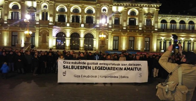 Los jueces permiten que convivan juntas la madre y la niña apuñalada por su padre