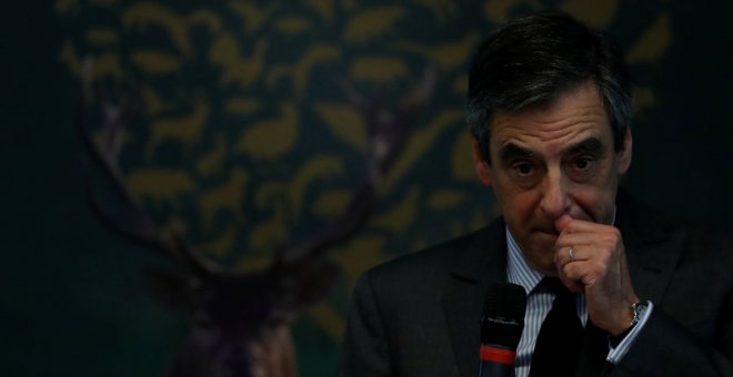 Fillon, imputado por malversación de fondos públicos por los empleos falsos de sus familiares