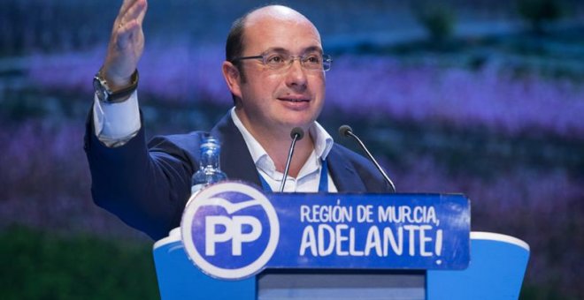 El presidente de Murcia, preocupado por el "posible acuerdo" entre Ciudadanos y PSOE