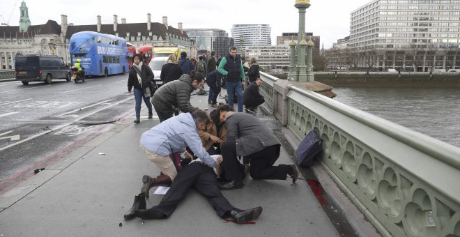 FOTOGALERÍA: Confusión y miedo tras el ataque terrorista en Londres