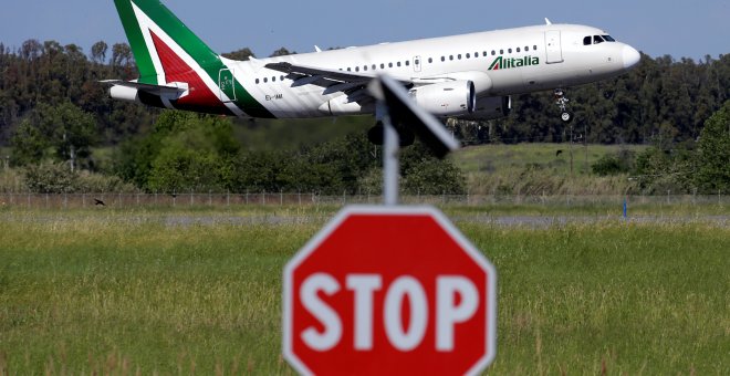 Italia descarta la nacionalización de Alitalia y prioriza su venta para evitar el cierre