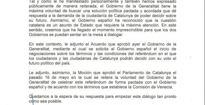 Puigdemont envía una carta a Rajoy para solicitarle "el inicio de las negociaciones" del referéndum