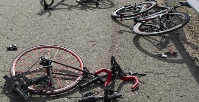 Un ciclista muere al chocar con una moto en Madrid