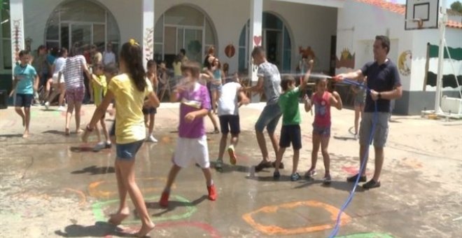 La Junta de Andalucía autoriza que los niños no vayan a clase durante la ola de calor