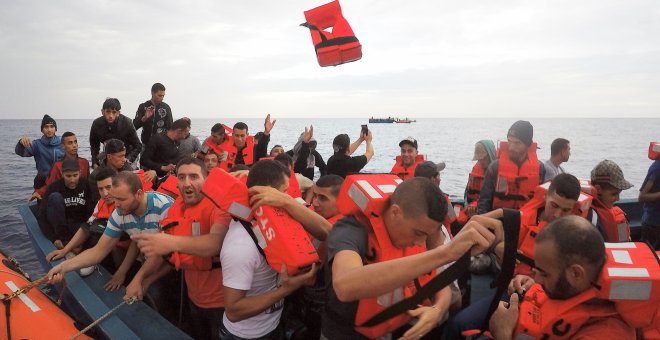 Al menos 126 inmigrantes fallecidos tras un naufragio en las aguas del Mediterráneo