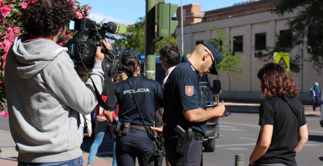 La Policía identifica a los asistentes a la protesta de Amnistía contra la ley mordaza