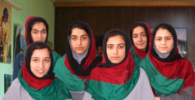 El veto migratorio de Trump trunca el sueño de unas jóvenes afganas expertas en robótica