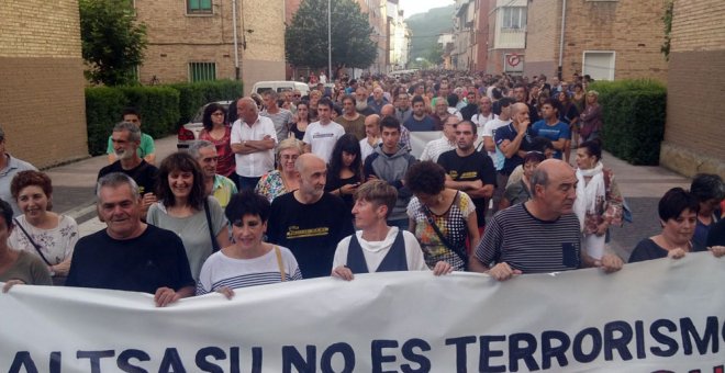 Altsasu se vuelca con los jóvenes acusados de terrorismo: "La justicia se tambalea"