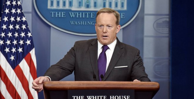 Dimite el portavoz de la Casa Blanca, Sean Spicer