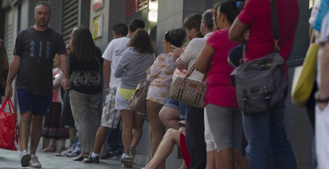 El gasto en prestaciones por desempleo sigue bajando: 6% menos en el último año