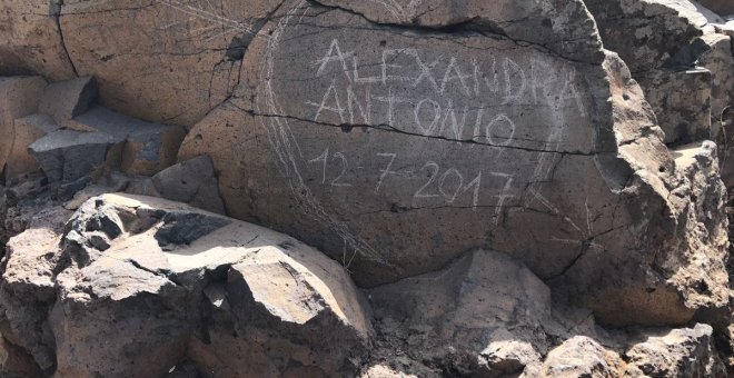 Destrozan un yacimiento prehispánico al grabar un corazón con sus nombres