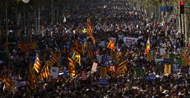 La manifestació contra el terrorisme s'omple de lemes contra les polítiques bel·licistes