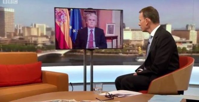 Dastis en la BBC, sobre las cargas policiales del 1-O: "Muchas de esas imágenes son falsas"