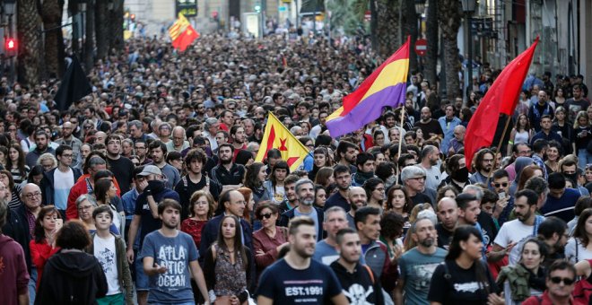 Miles de personas protestan en Valencia por las agresiones fascistas del 9 de Octubre