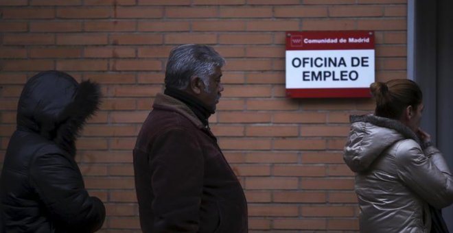 El desempleo aumenta en octubre hasta rozar los 3,47 millones de parados