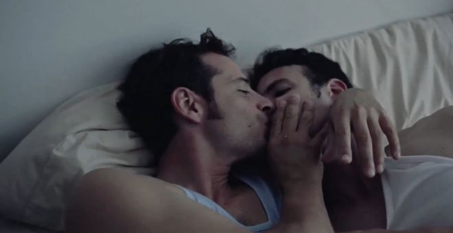 Facebook censura el tráiler de una película por un beso entre hombres