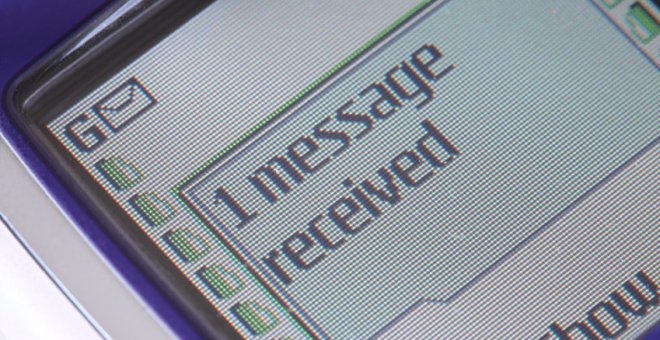 El SMS cumple 25 años relegado al olvido por las 'apps' de mensajería instantánea
