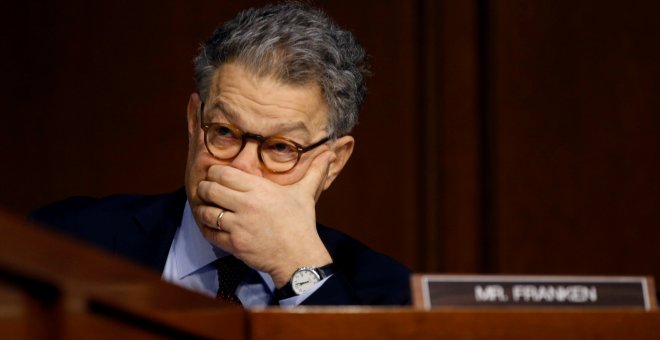 El senador demócrata Al Franken anuncia su dimisión al ser denunciado por acoso sexual