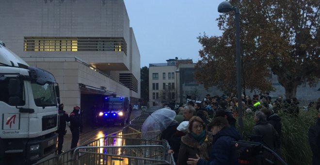 "Què volen aquesta gent que vénen de matinada?"