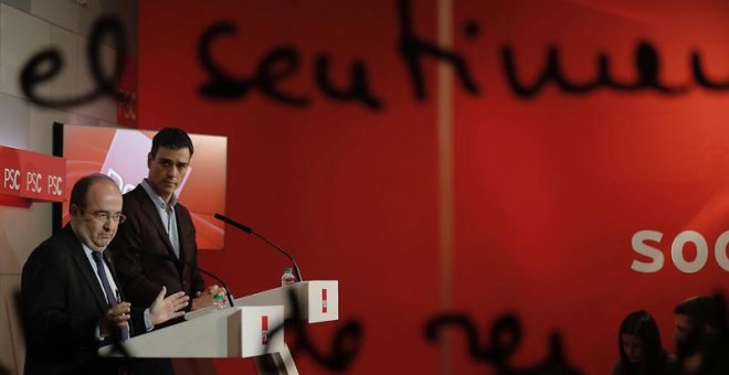 Sánchez insta a Rajoy a buscar una solución para Catalunya