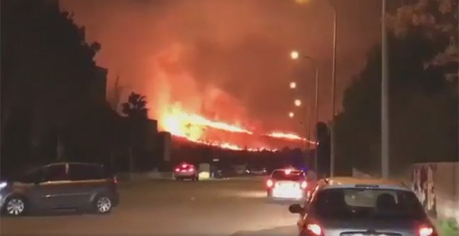 Vuelven a sus casas los vecinos evacuados por un incendio en el norte de Mallorca