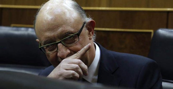 Los municipios echan un pulso a Montoro en plena negociación presupuestaria