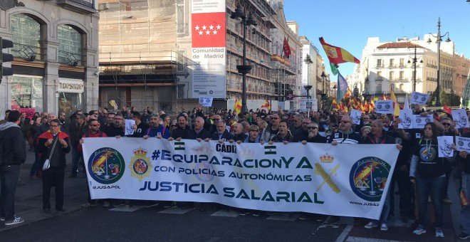 Policías y guardias civiles rompen la negociación sobre equiparación salarial por la oferta "inaceptable" de Interior