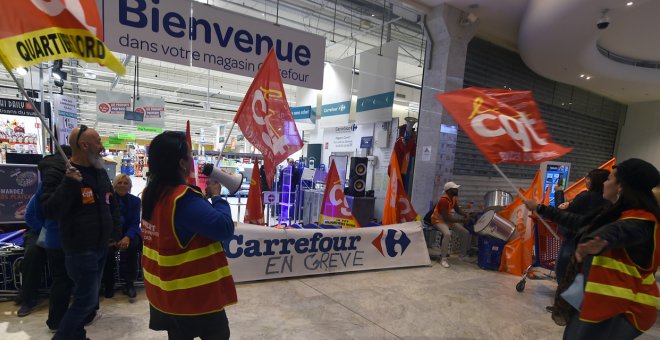 La huelga de los trabajadores de Carrefour logra cerrar 30 hipermercados en Francia