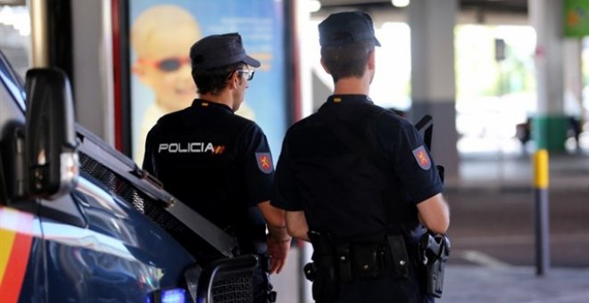 El Gobierno ha recortado un 15% los policías para las víctimas de la violencia machista