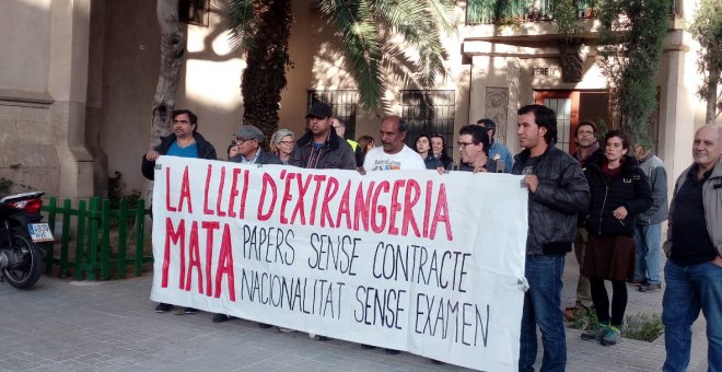 Poblenou se suma a les tancades que reclamen drets per als immigrants